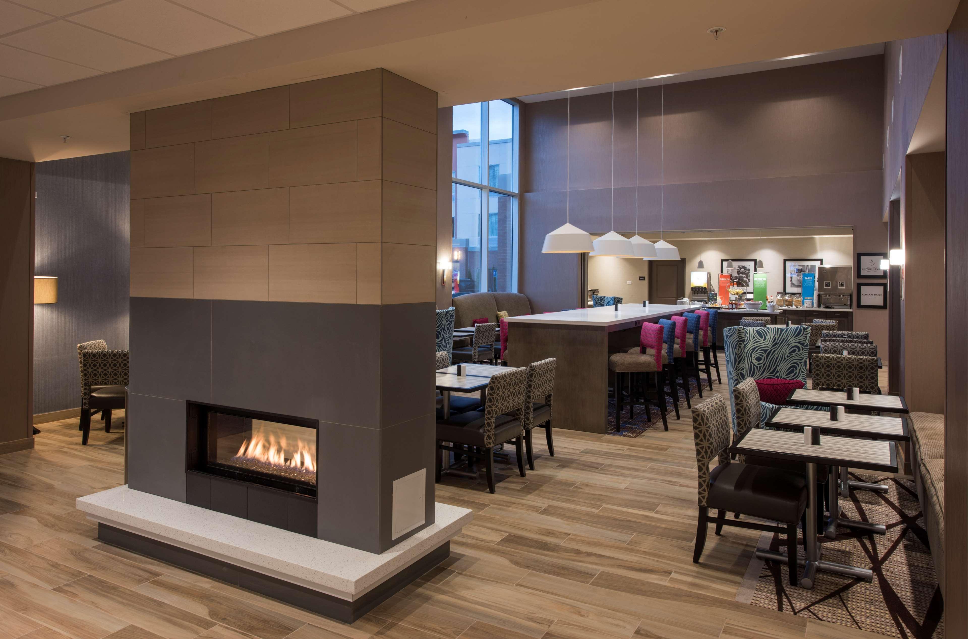 Hampton Inn & Suites Seattle/Redmond Wa Exterior photo