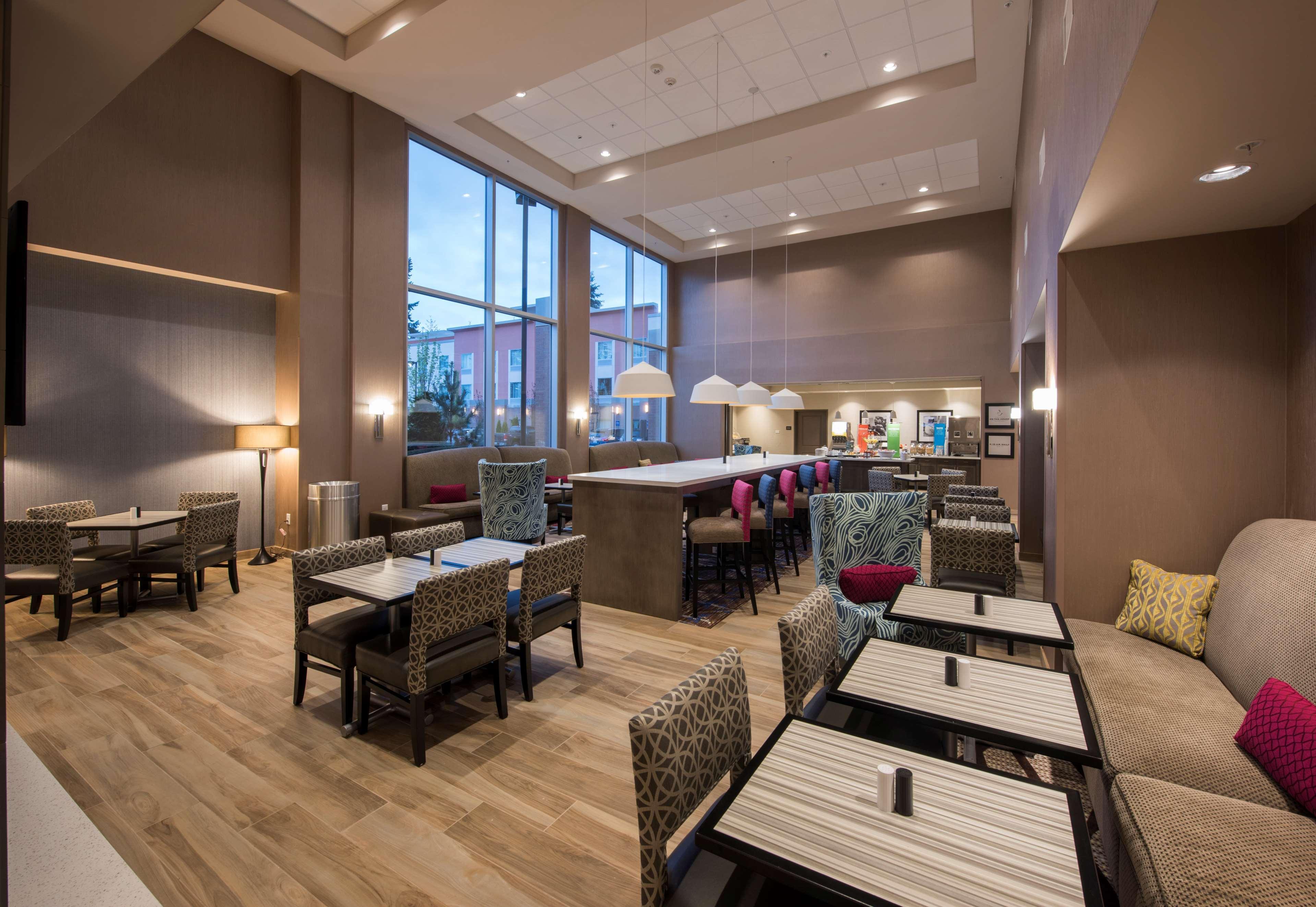 Hampton Inn & Suites Seattle/Redmond Wa Exterior photo