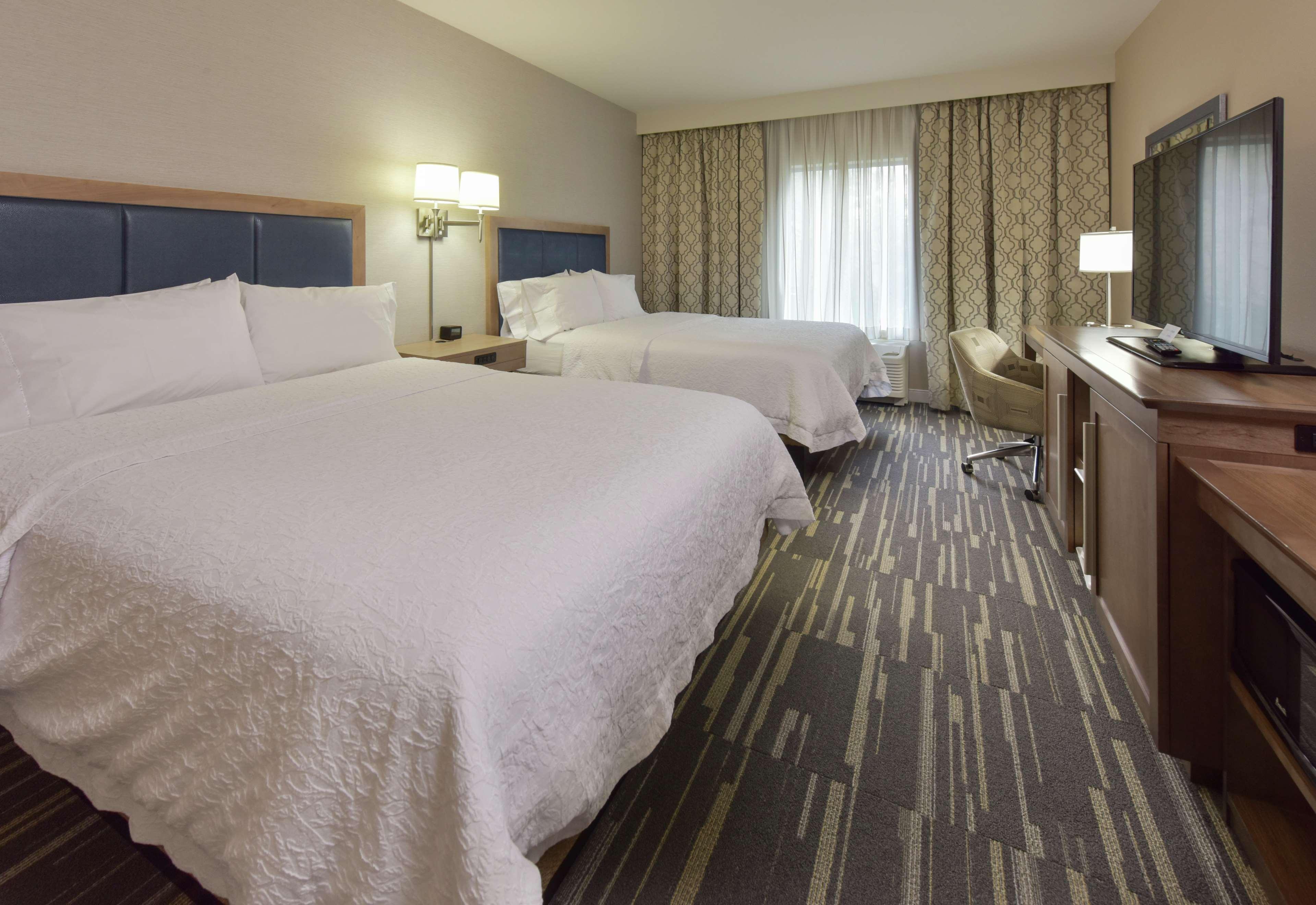 Hampton Inn & Suites Seattle/Redmond Wa Exterior photo