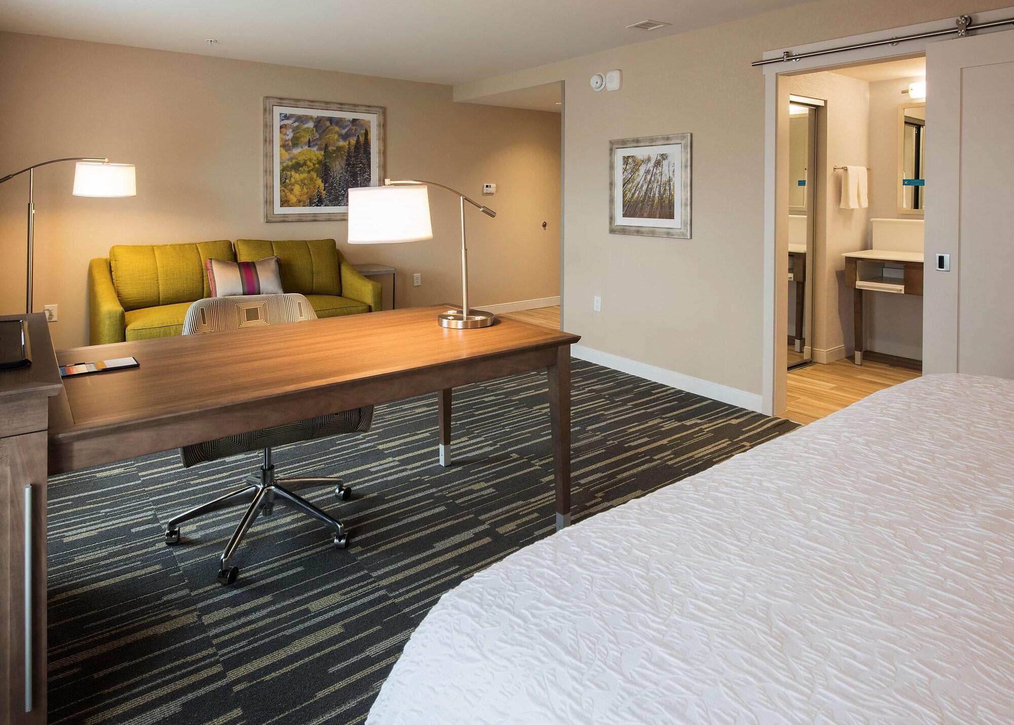 Hampton Inn & Suites Seattle/Redmond Wa Exterior photo