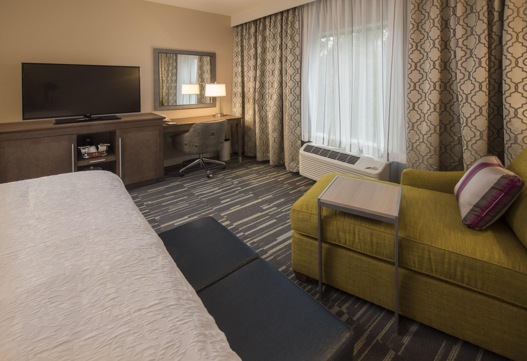 Hampton Inn & Suites Seattle/Redmond Wa Exterior photo