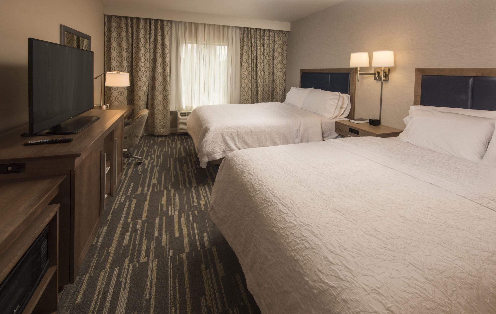 Hampton Inn & Suites Seattle/Redmond Wa Exterior photo