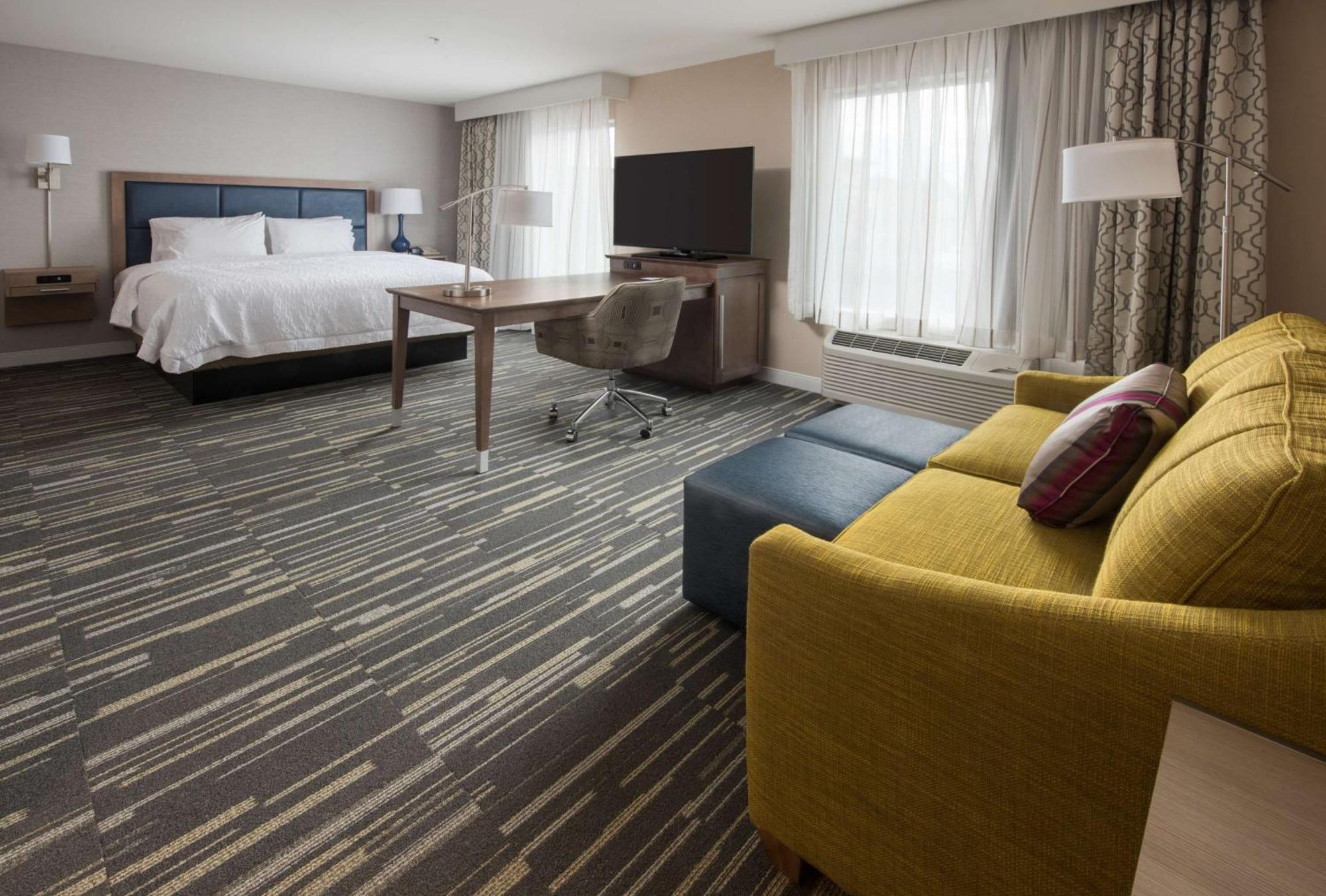 Hampton Inn & Suites Seattle/Redmond Wa Exterior photo