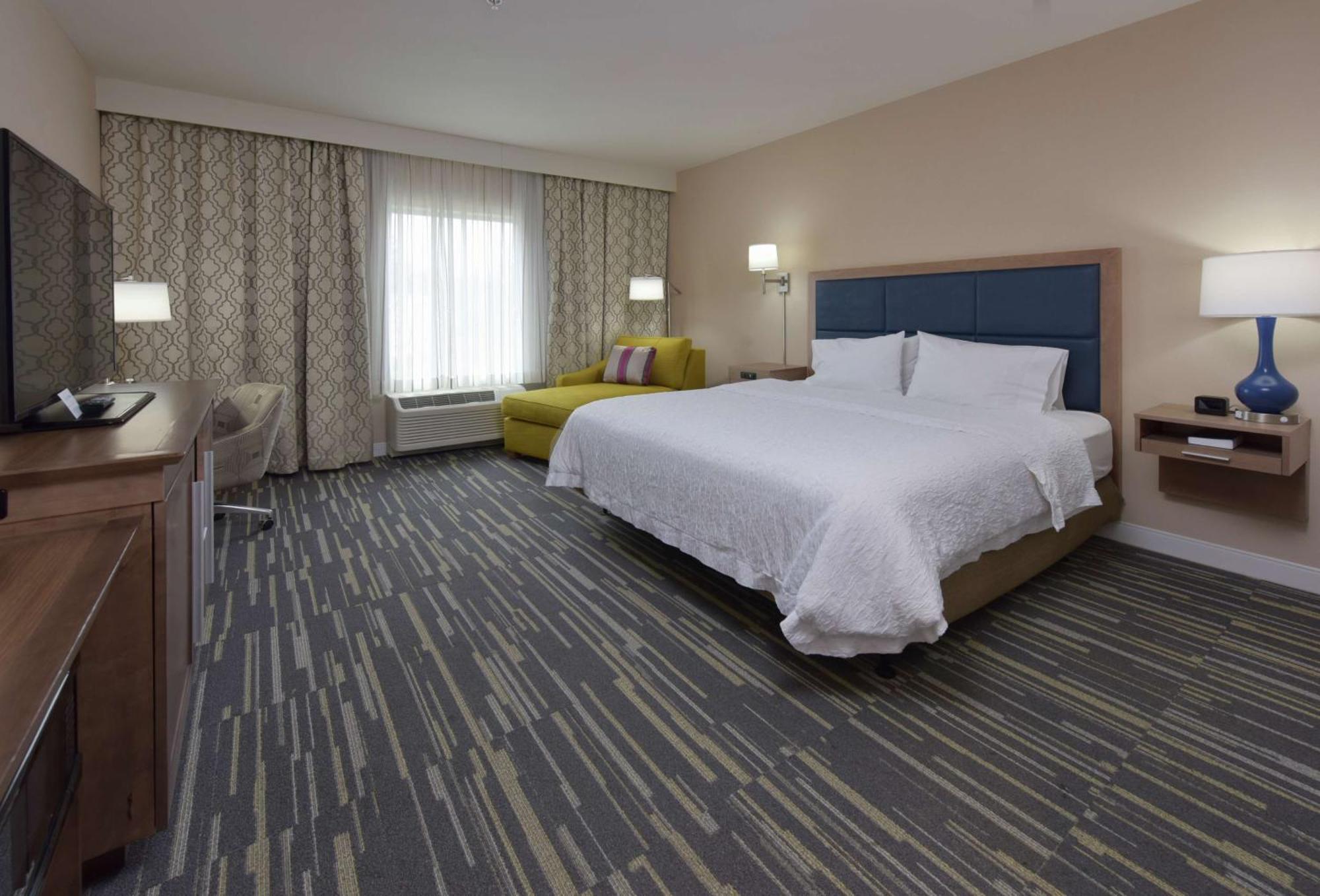Hampton Inn & Suites Seattle/Redmond Wa Exterior photo